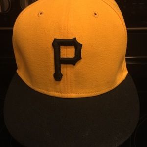 Old School Pittsburg Pirates Fitted cap size 7 1/8